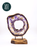 Ornamentständer aus Teakholz mit Resin - Violett Weiß und Kristallen